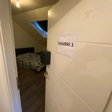 Hold3 - Grande Chambre 홈스테이 Hayange